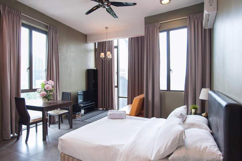 Empihaus 001 Empire Damansara Appartement Petaling Jaya Buitenkant foto